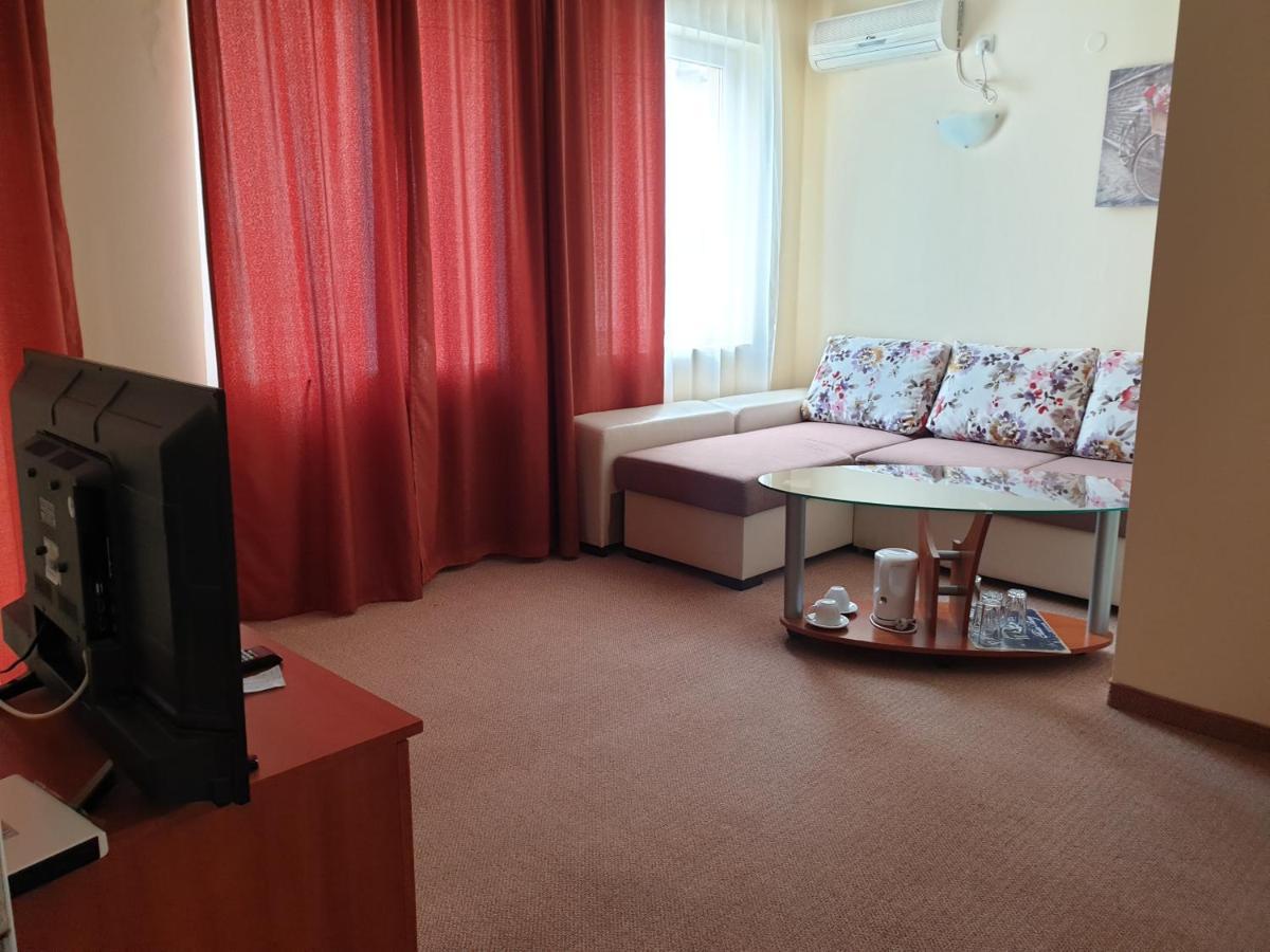 Family Hotel Diana Pomorie Esterno foto