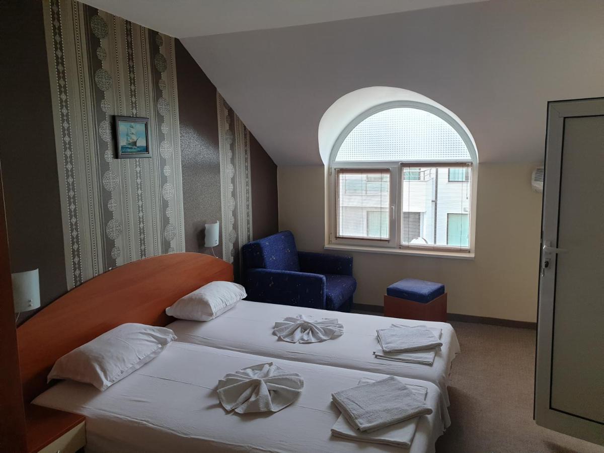 Family Hotel Diana Pomorie Esterno foto
